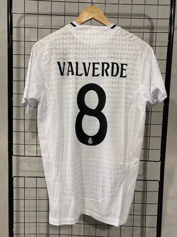 Real Madrid Home 24/25 - Valverde 8 - versión player