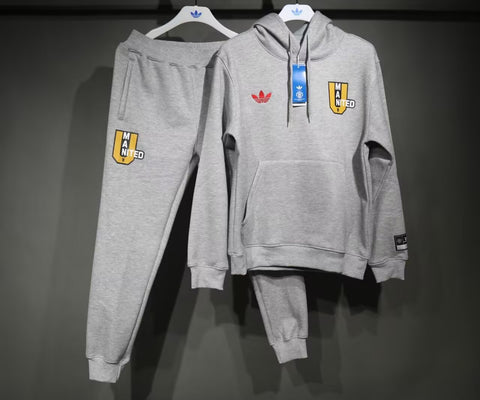 KIT INVIERNO Training Manchester United 2025/2026