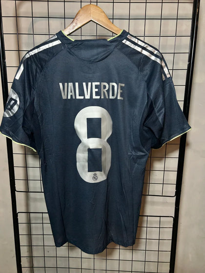 Real Madrid 25/26 - Valverde #8 Versión Player